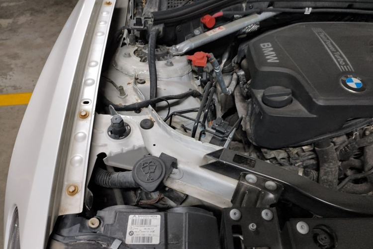 Used BMW X4 2014 xDrive20i X Design Package Engine Bay Right