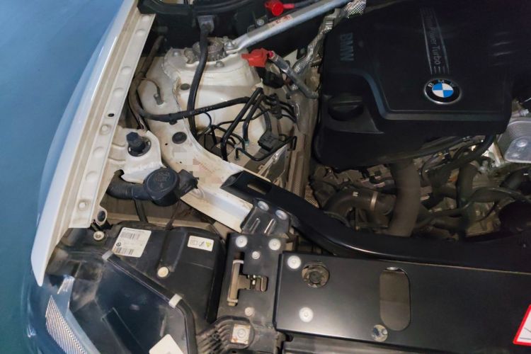Used BMW X4 2014 xDrive28i M Sport Edition Engine Bay Right