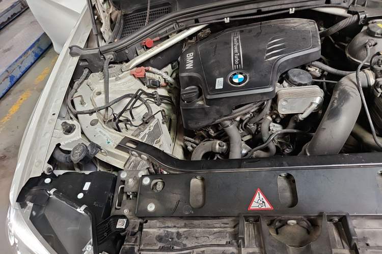 Used BMW X4 2014 xDrive20i X Design Package Engine Bay Right
