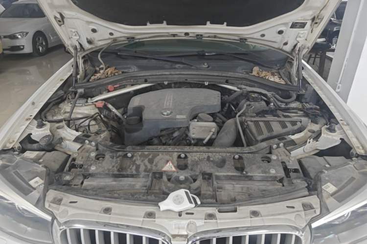Used BMW X4 2014 xDrive28i Leading Model Engine Bay