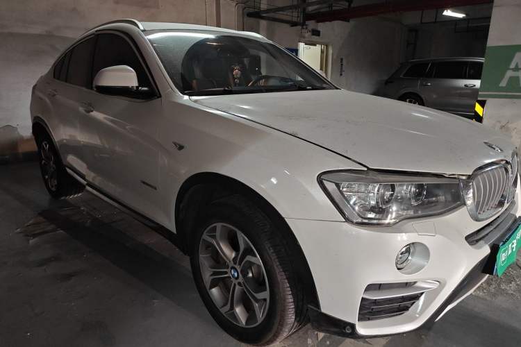 Used BMW X4 2014 xDrive20i X Design Package Front Right 45 Deg