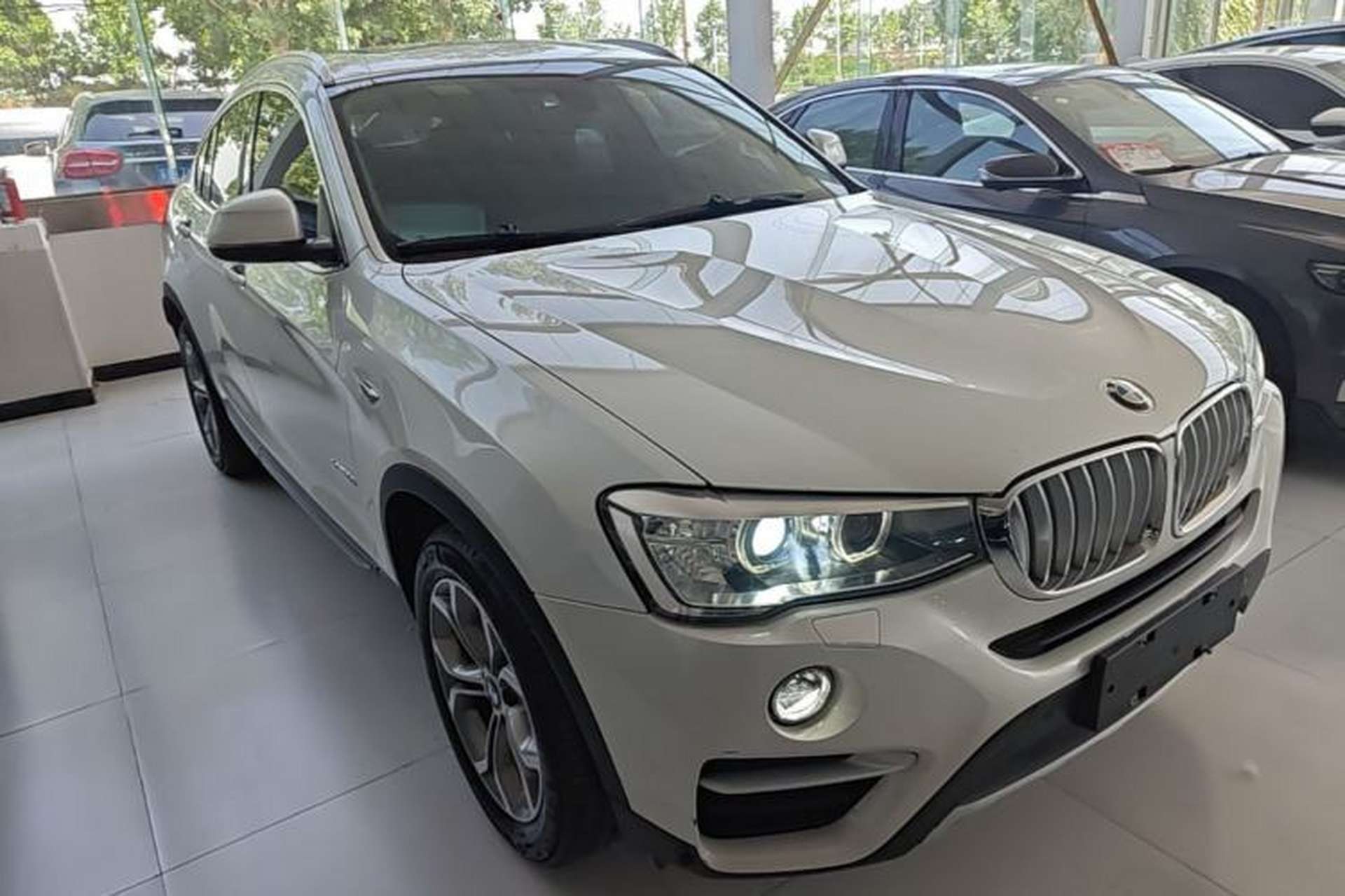 Used BMW X4 2014 xDrive20i X Design Package Front Right 45 Deg