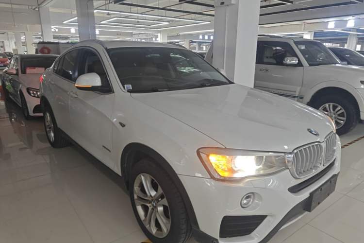 Used BMW X4 2014 xDrive28i Leading Model Front Right 45 Deg
