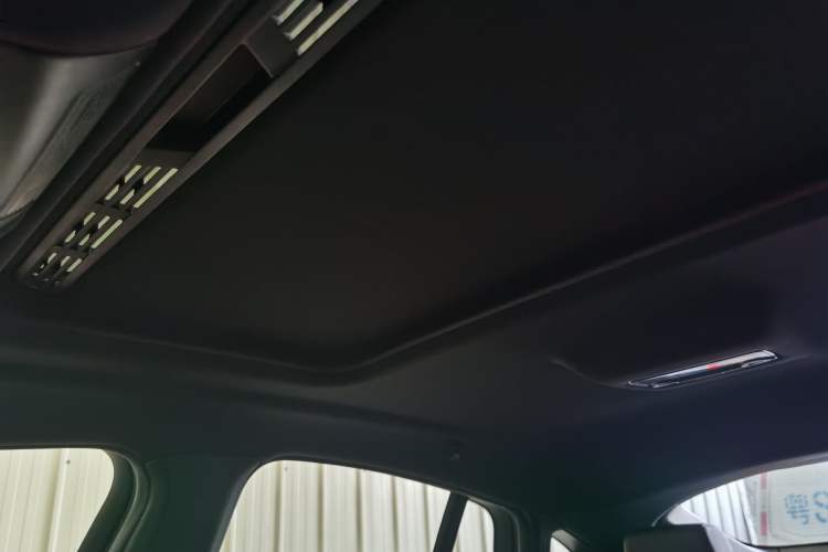 Used BMW X4 2014 xDrive35i M Sport model Headliner