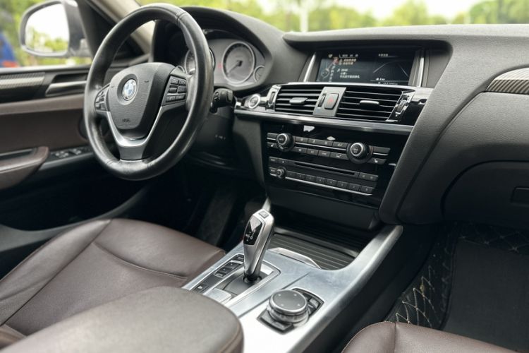 Used BMW X4 2014 xDrive20i X Design Package Interior 2