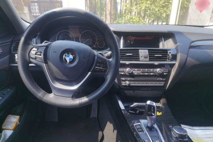 Used BMW X4 2014 xDrive20i X Design Package Interior 2