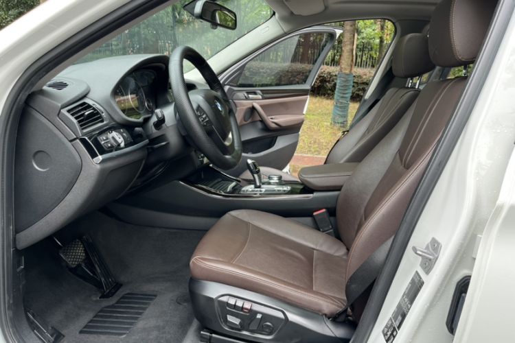 Used BMW X4 2014 xDrive20i X Design Package Interior 2