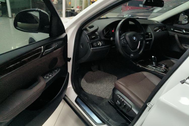 Used BMW X4 2014 xDrive20i X Design Package Interior 3