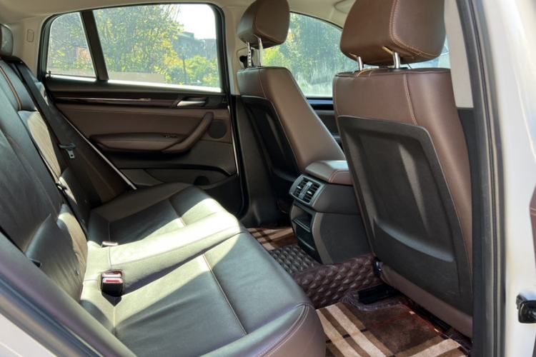 Used BMW X4 2014 xDrive20i X Design Package Interior 3
