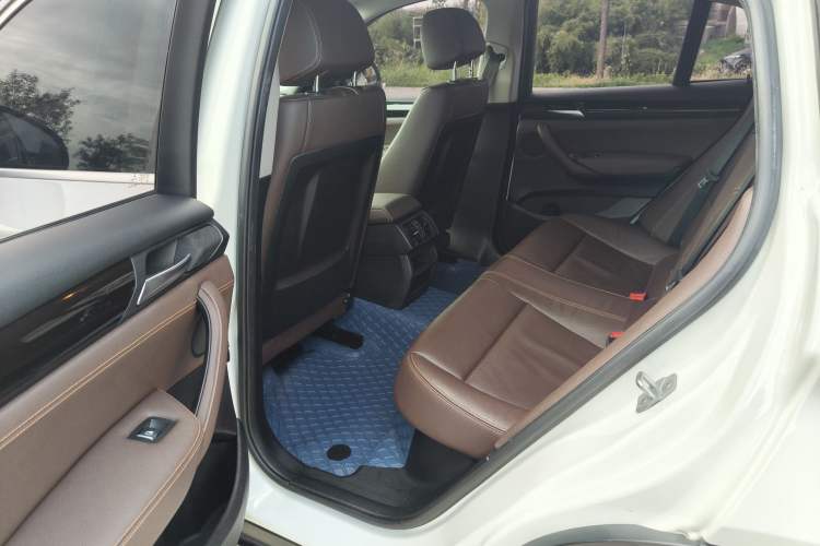 Used BMW X4 2014 xDrive20i X Design Package Interior 3