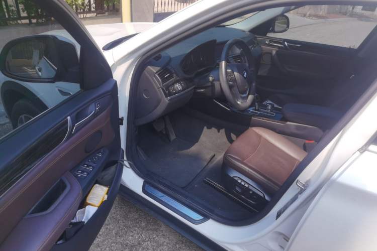 Used BMW X4 2014 xDrive20i X Design Package Interior 3