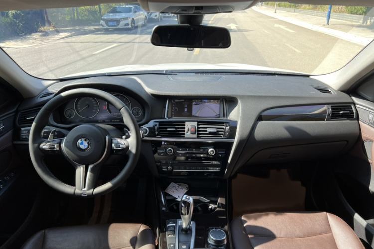 Used BMW X4 2014 xDrive20i X Design Package Interior 4