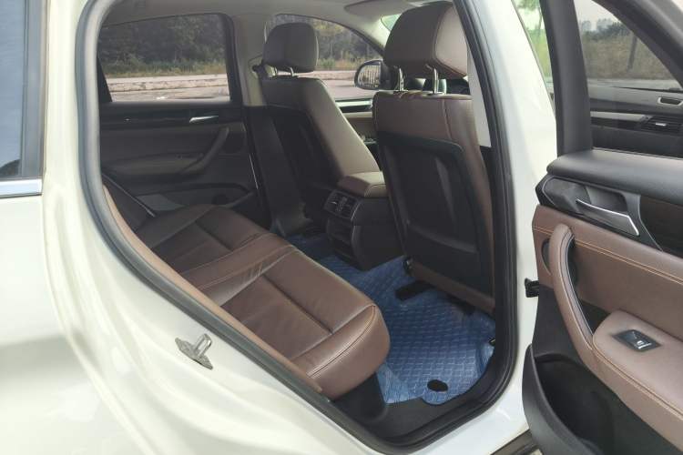 Used BMW X4 2014 xDrive20i X Design Package Interior 5