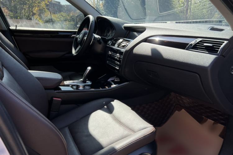 Used BMW X4 2014 xDrive20i X Design Package Interior 6