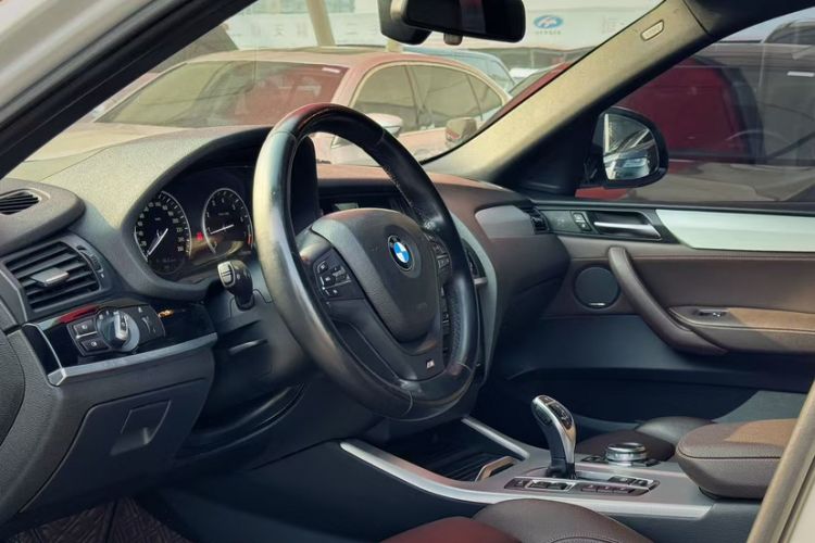 Used BMW X4 2014 xDrive35i M Sport model Interior 7