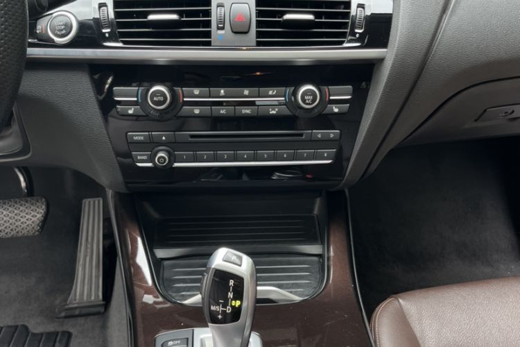 Used BMW X4 2014 xDrive20i X Design Package Interior 7