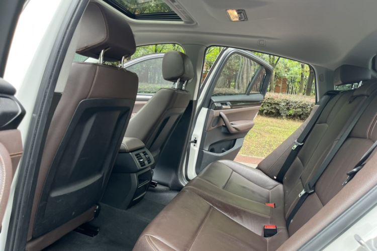 Used BMW X4 2014 xDrive20i X Design Package Interior 9