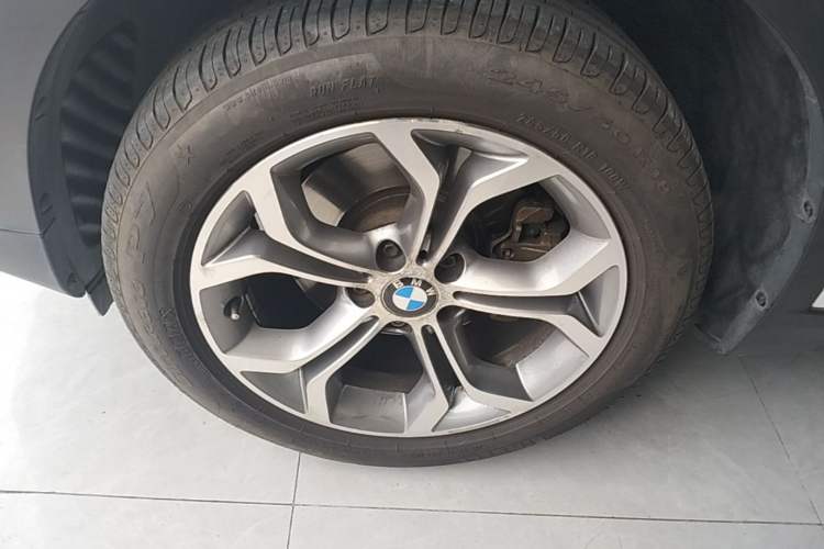 Used BMW X4 2014 xDrive20i X Design Package Left Front Wheel Hub