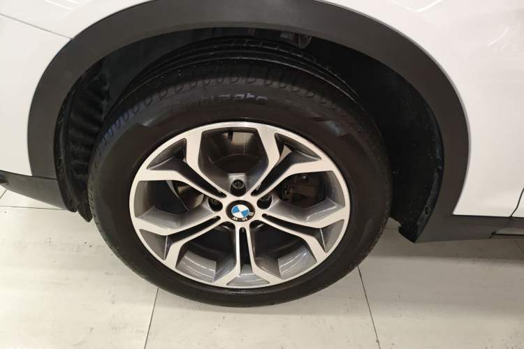 Used BMW X4 2014 xDrive20i X Design Package Left Front Wheel Hub