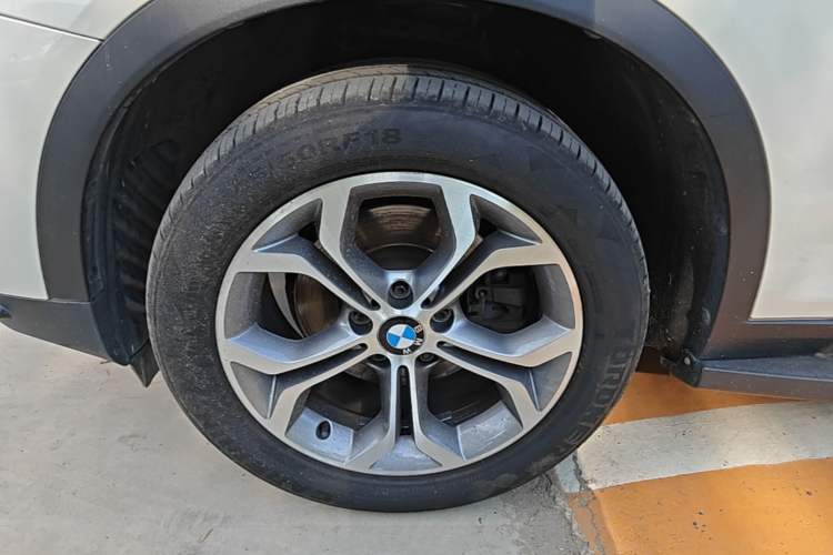 Used BMW X4 2014 xDrive20i X Design Package Left Front Wheel Hub