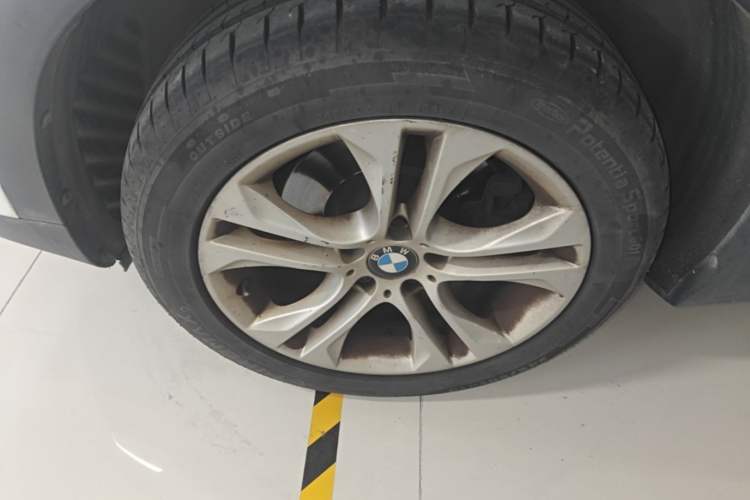 Used BMW X4 2014 xDrive28i Leading Model Left Front Wheel Hub