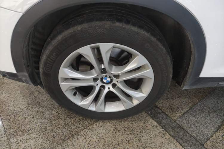 Used BMW X4 2014 xDrive28i Leading Model Left Front Wheel Hub