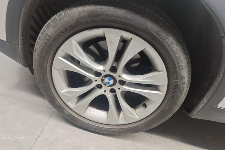Used BMW X4 2014 xDrive28i Leading Model Left Front Wheel Hub