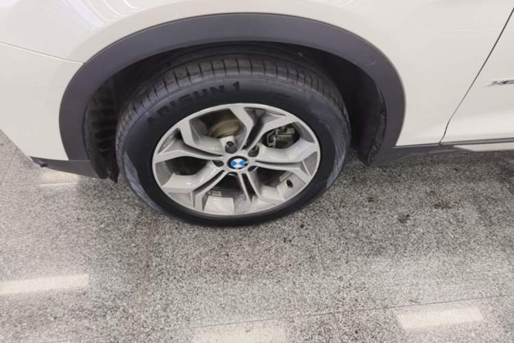 Used BMW X4 2014 xDrive20i X Design Package Left Front Wheel Hub