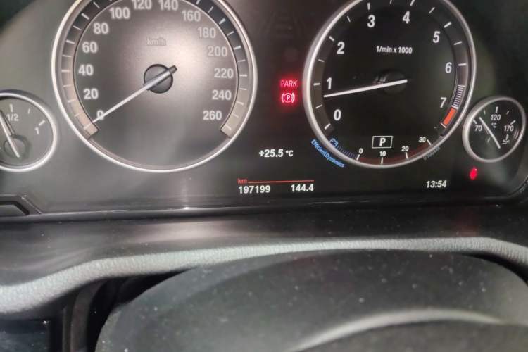 Used BMW X4 2014 xDrive28i M Sport Edition Odometer Close Up