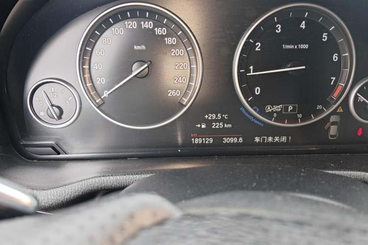Used BMW X4 2014 xDrive20i X Design Package Odometer Close Up