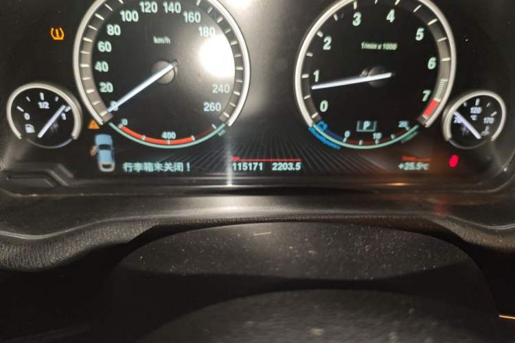 Used BMW X4 2014 xDrive35i M Sport model Odometer Close Up