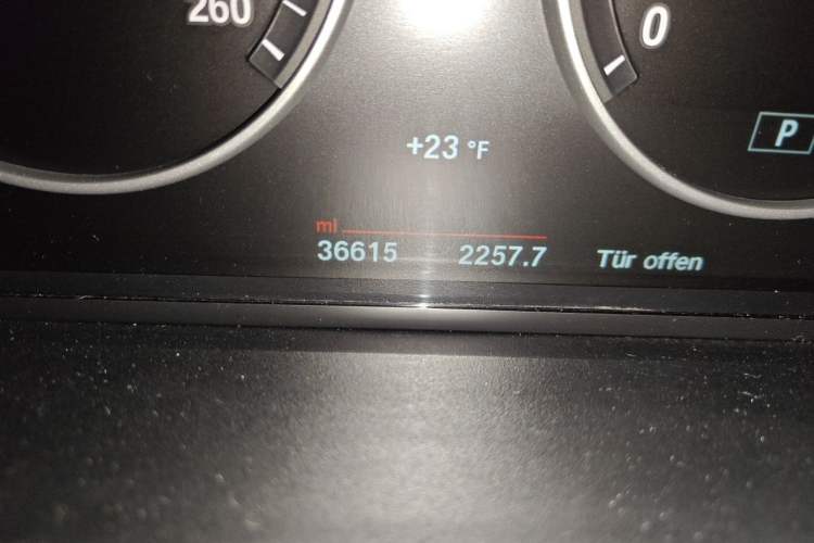 Used BMW X4 2014 xDrive20i X Design Package Odometer Close Up