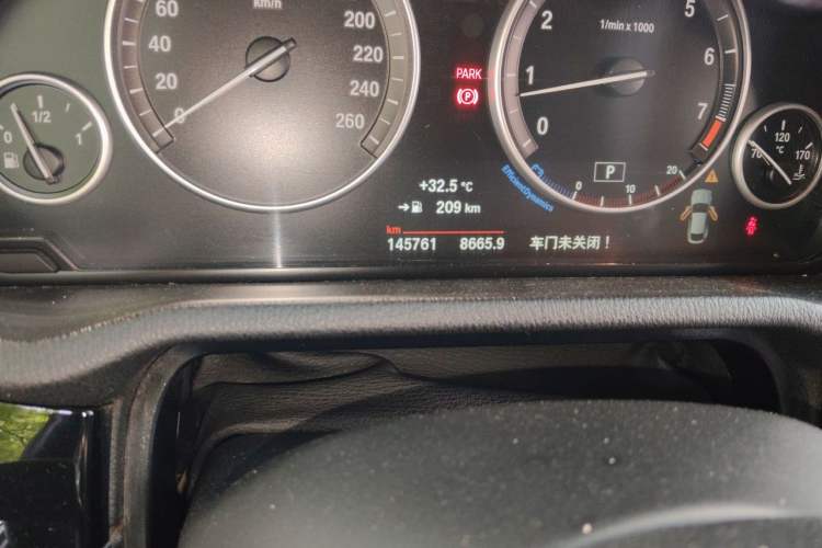Used BMW X4 2014 xDrive20i X Design Package Odometer Close Up