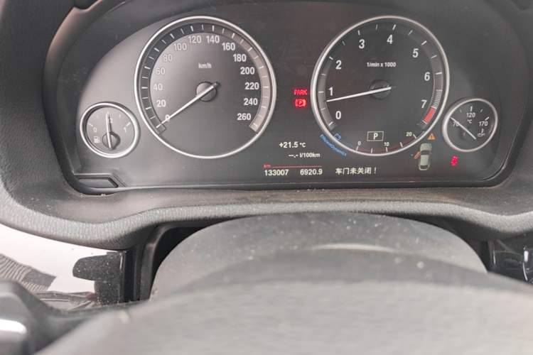 Used BMW X4 2014 xDrive20i X Design Package Odometer Close Up