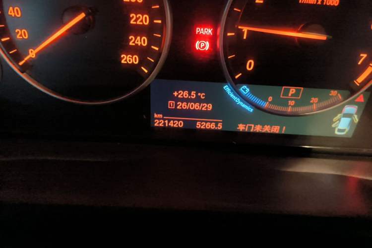 Used BMW X4 2014 xDrive20i X Design Package Odometer Close Up