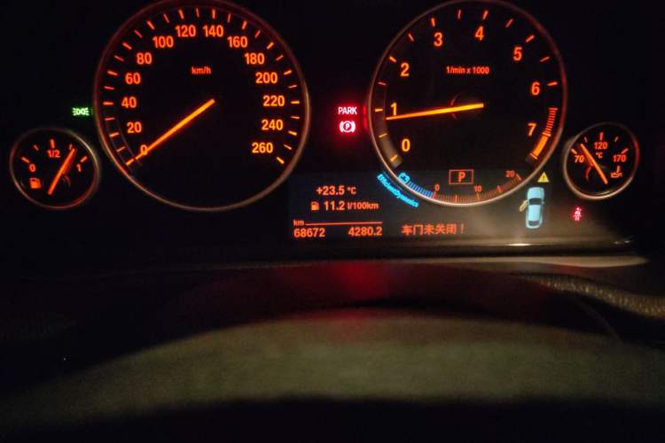 Used BMW X4 2014 xDrive20i X Design Package Odometer Close Up