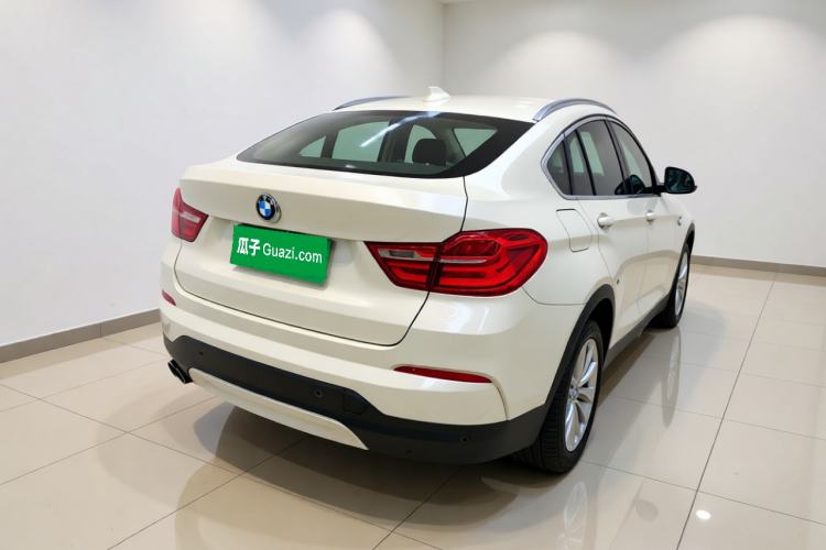 Used BMW X4 2014 xDrive28i Leading Model Rear Right 45 Deg