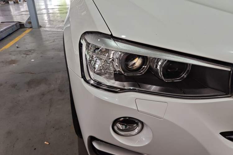 Used BMW X4 2014 xDrive20i X Design Package Right Front Headlight