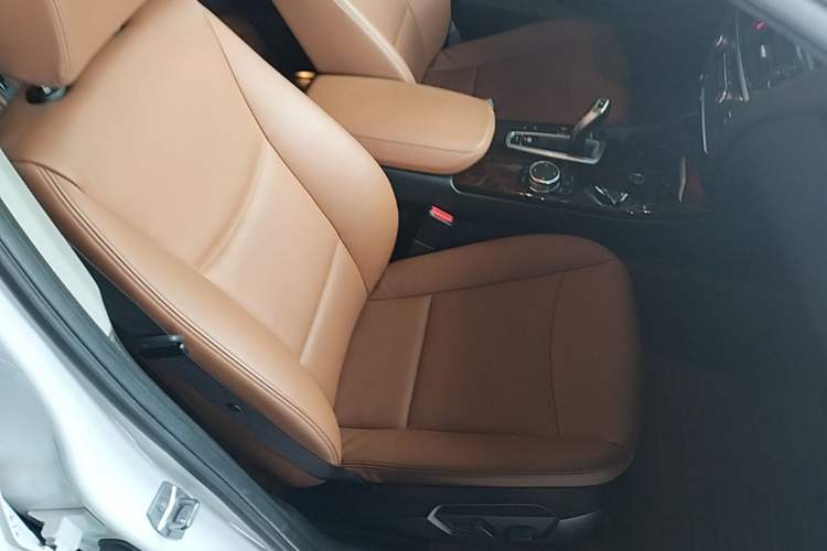 Used BMW X4 2014 xDrive20i X Design Package Right Front Seat