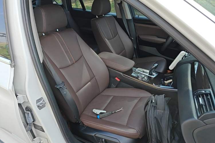 Used BMW X4 2014 xDrive20i X Design Package Right Front Seat
