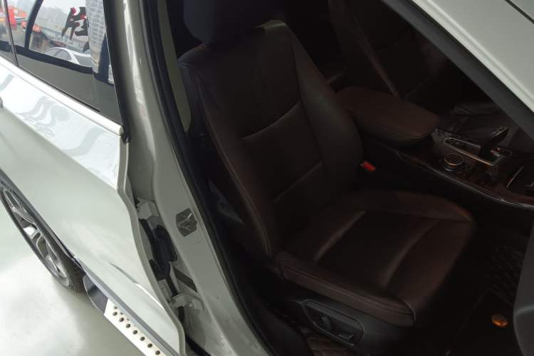 Used BMW X4 2014 xDrive20i X Design Package Right Front Seat