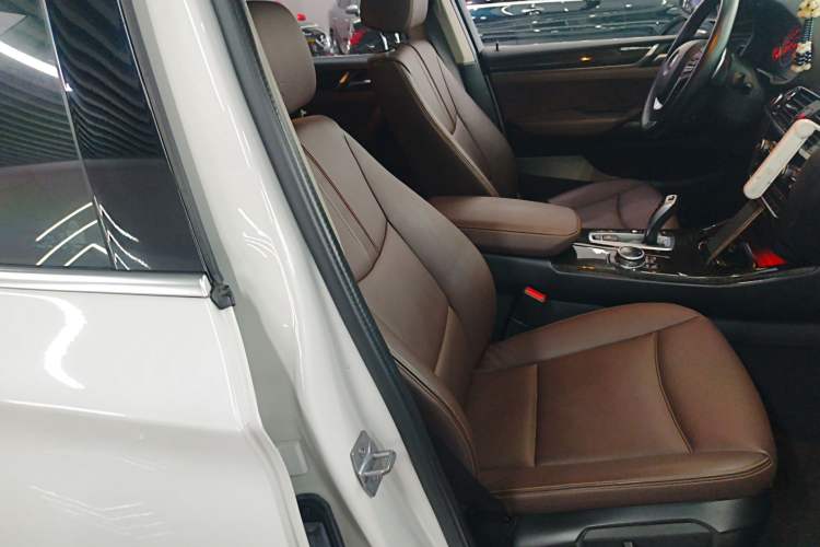 Used BMW X4 2014 xDrive20i X Design Package Right Front Seat