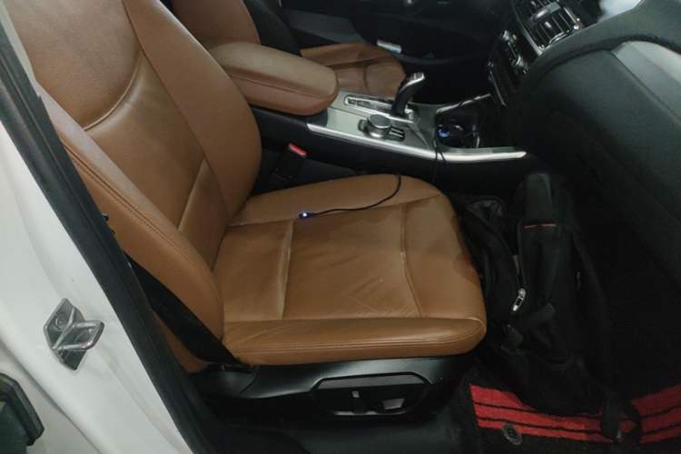 Used BMW X4 2014 xDrive28i Leading Model Right Front Seat