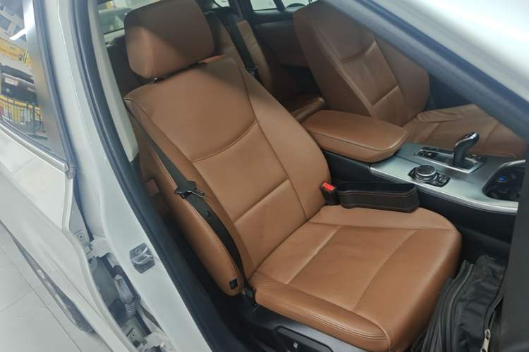 Used BMW X4 2014 xDrive28i Leading Model Right Front Seat