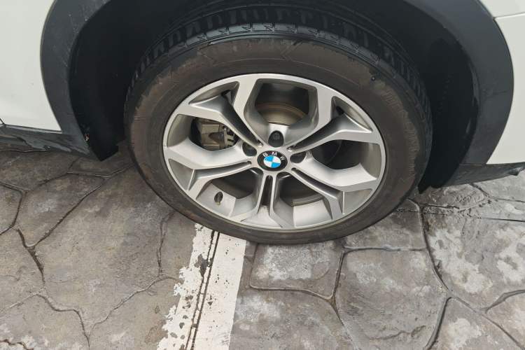 Used BMW X4 2014 xDrive20i X Design Package Right Front Wheel Hub