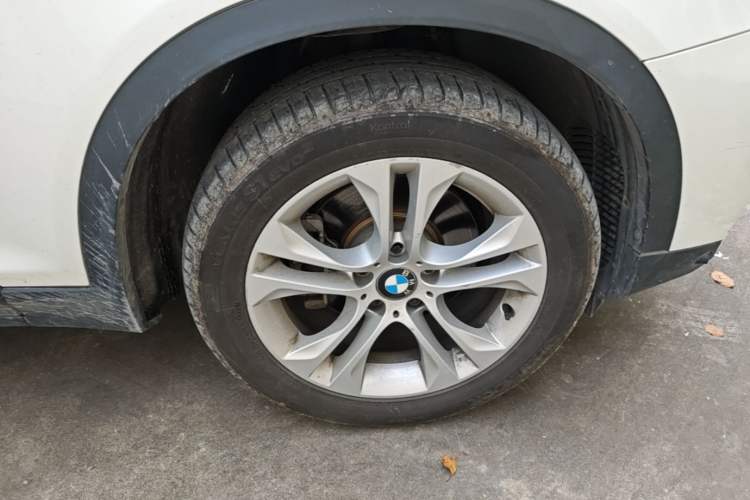 Used BMW X4 2014 xDrive28i Leading Model Right Front Wheel Hub