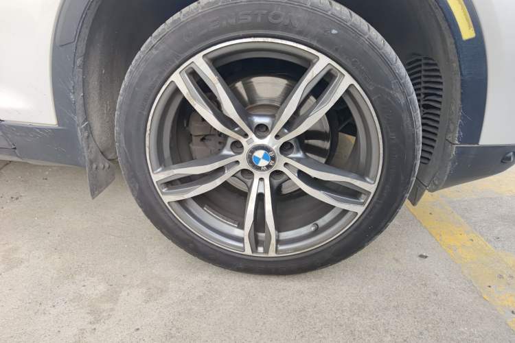 Used BMW X4 2014 xDrive20i X Design Package Right Front Wheel Hub