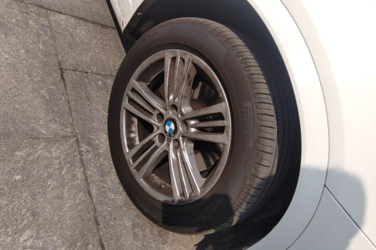 Used BMW X4 2014 xDrive20i X Design Package Right Front Wheel Hub