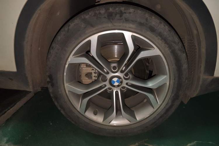Used BMW X4 2014 xDrive20i X Design Package Right Front Wheel Hub