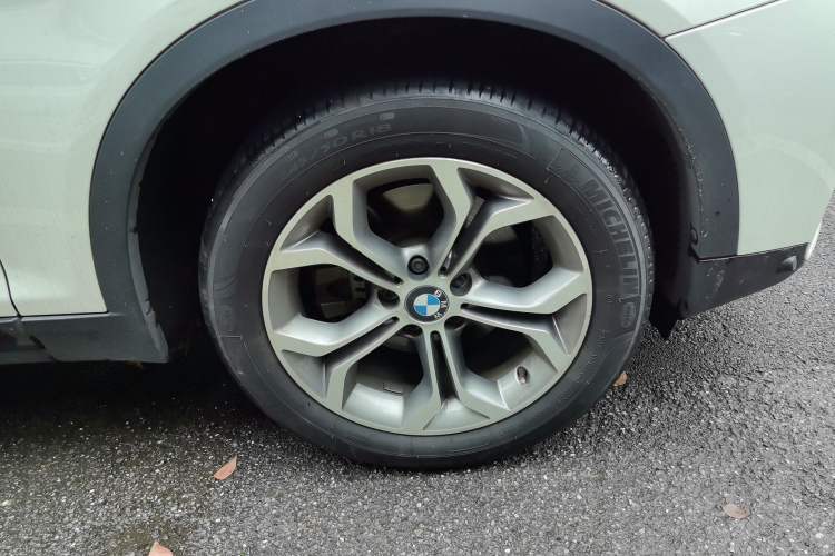 Used BMW X4 2014 xDrive20i X Design Package Right Front Wheel Hub